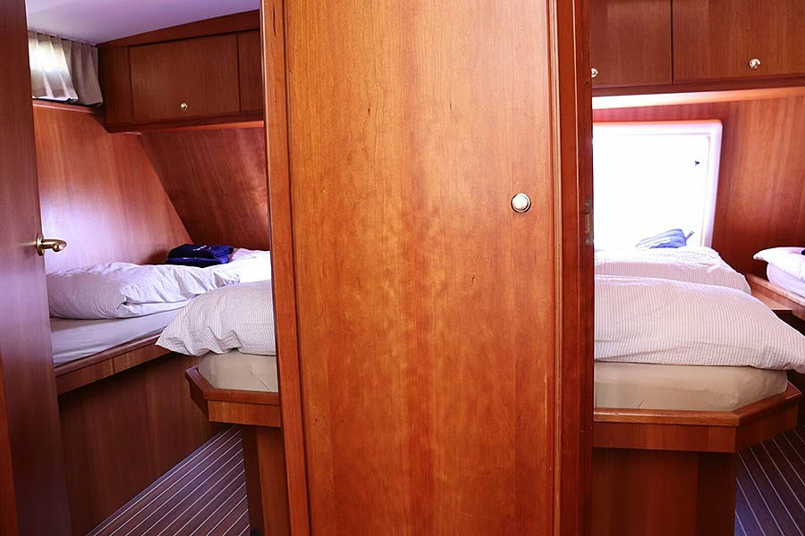 zwei Kajüten Schiffsachtern